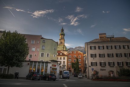 Unterer-Stadtplatz-Hall-in-Tirol_tourismusverbandhallwattens