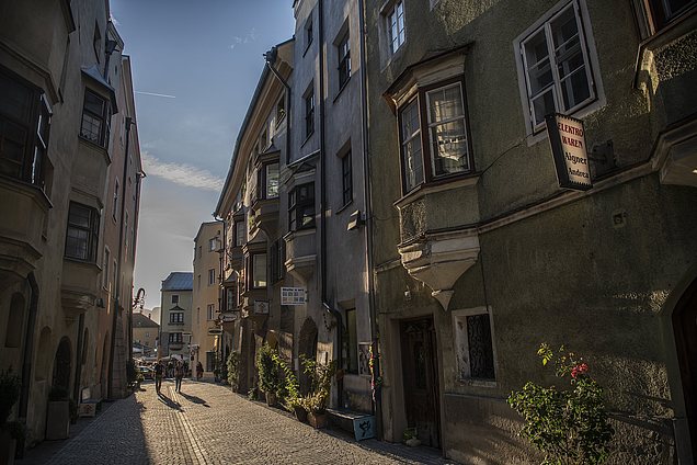Rosengasse-in-Hall-in-Tirol_tourismusverbandhallwattens